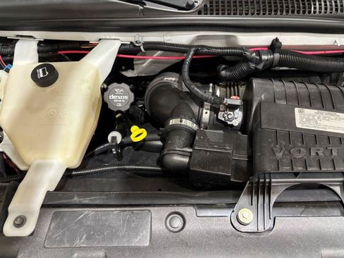 Used 2017 Chevrolet Express 3500 RWD image 20