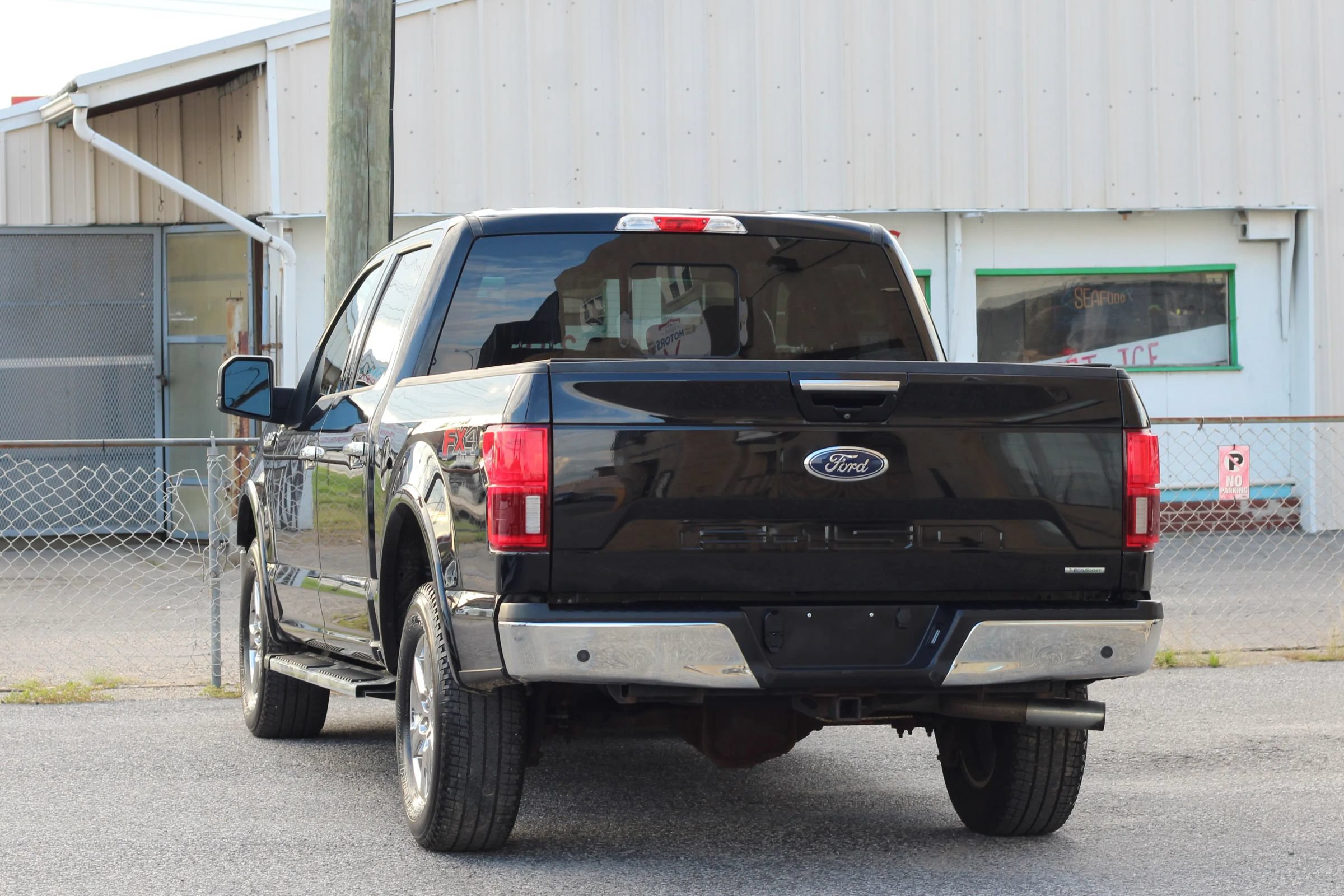 Used 2019 Ford F150 Lariat AWD/4WD image 6