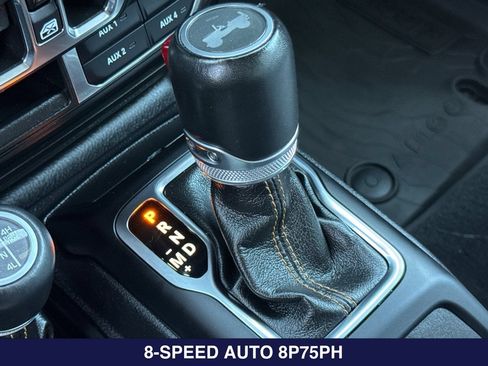 Used 2022 Jeep Wrangler Unlimited Sahara AWD/4WD image 23