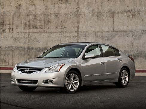 Used 2012 Nissan Altima 2.5 S w/ Value Pkg FWD image 1