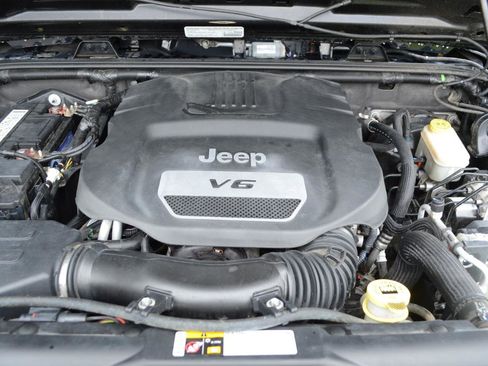 Used 2014 Jeep Wrangler Sport w/ Quick Order Package 24S AWD/4WD image 27
