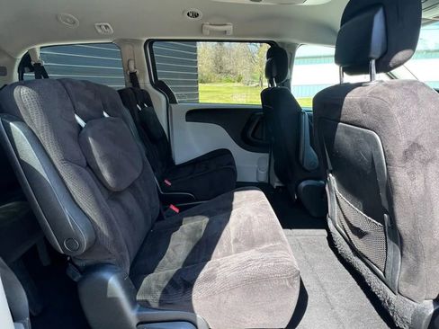 Used 2014 Dodge Grand Caravan SXT FWD image 13