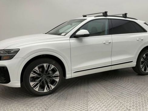 Used 2025 Audi Q8 Premium w/ Black Optic Package image 6