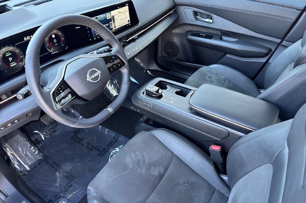 Used 2024 Nissan Ariya AWD image 9