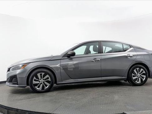 Used 2024 Nissan Altima 2.5 S FWD image 3