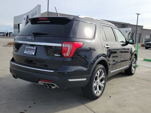 Used 2019 Ford Explorer Platinum image 3