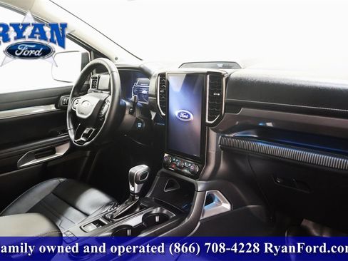 Used 2025 Ford Ranger Lariat w/ Trailer Tow Package image 18