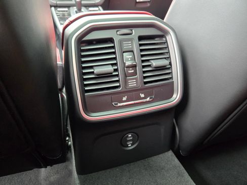 New 2026 Porsche Macan AWD/4WD image 18