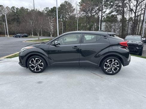 Certified 2021 Toyota C-HR XLE image 7