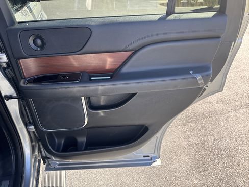 Used 2023 Lincoln Navigator Reserve image 36