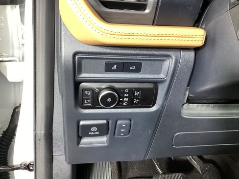 Used 2023 Ford Expedition Max Platinum AWD/4WD image 25