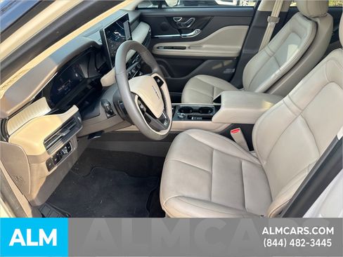 Used 2023 Lincoln Corsair Standard image 11