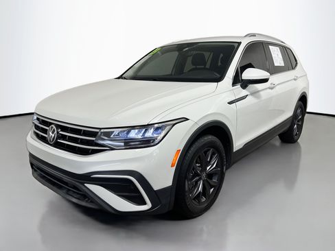 Used 2023 Volkswagen Tiguan SE FWD image 10