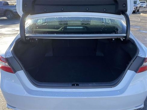 Used 2022 Toyota Camry SE image 13