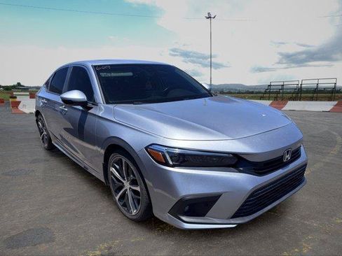 Used 2022 Honda Civic Touring image 2