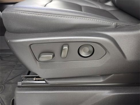 Used 2023 Chevrolet Silverado 1500 RST image 22