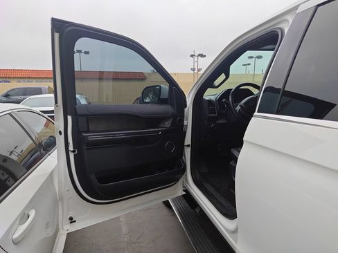 Used 2021 Ford Expedition Max Limited AWD/4WD image 5