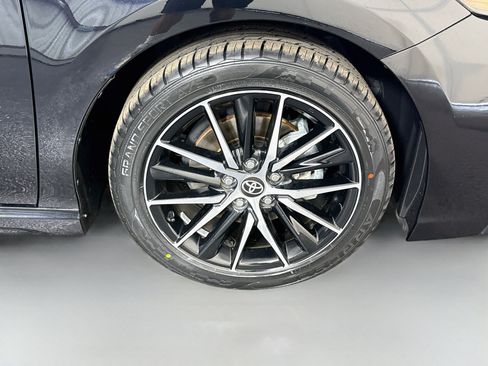 Used 2024 Toyota Camry SE w/ Convenience Package FWD image 32