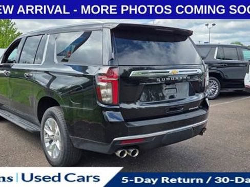 Used 2024 Chevrolet Suburban Premier w/ Advanced Technology Package AWD/4WD image 6