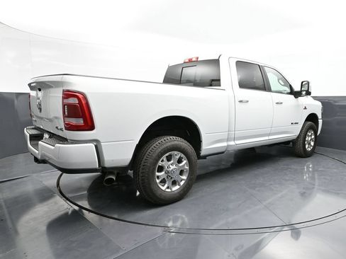 Used 2024 RAM 2500 Laramie AWD/4WD image 3