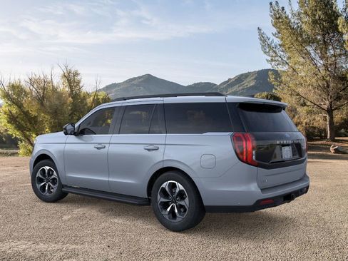 New 2026 Ford Expedition Active image 4
