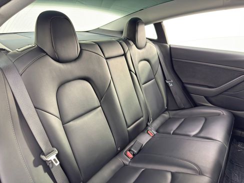 Used 2020 Tesla Model 3 Standard Range Plus image 37