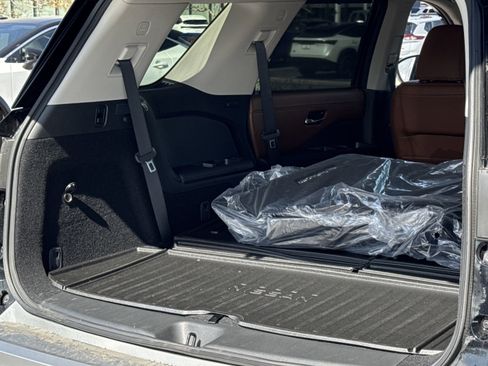 New 2025 Nissan Pathfinder Platinum w/ Cargo Package image 23