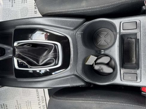 Used 2018 Nissan Rogue SV AWD/4WD image 30