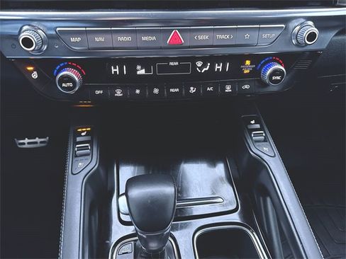 Used 2022 Kia Telluride SX w/ SX Prestige Package image 18