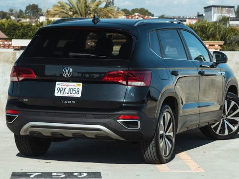 Used 2022 Volkswagen Taos SE image 8