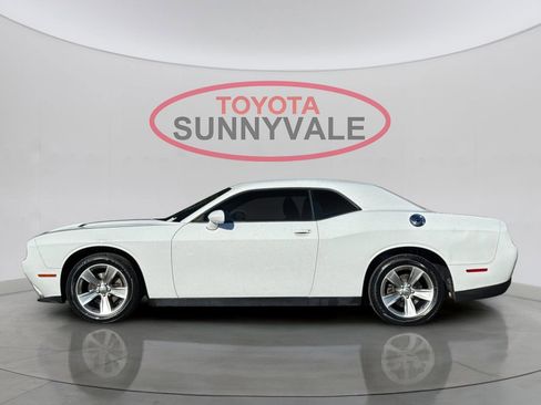 Used 2016 Dodge Challenger SXT image 6