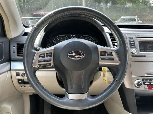 Used 2014 Subaru Legacy 2.5i Premium AWD/4WD image 7