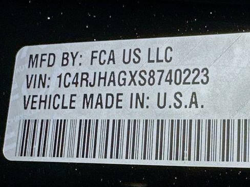 New 2025 Jeep Grand Cherokee Altitude image 17