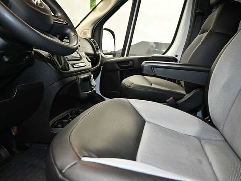 Used 2025 RAM ProMaster 2500 w/ Convenience Group FWD image 14