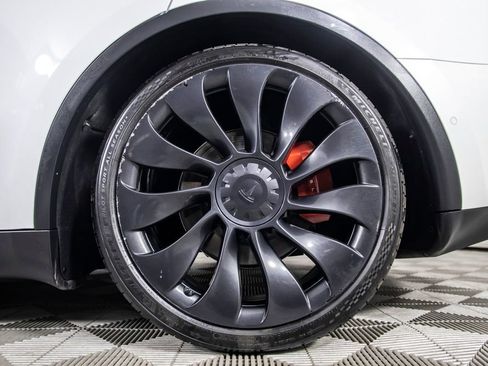 Used 2023 Tesla Model Y Performance AWD/4WD image 10
