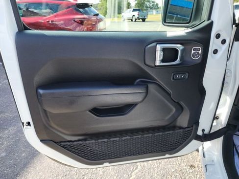 Used 2024 Jeep Wrangler Sport S image 21