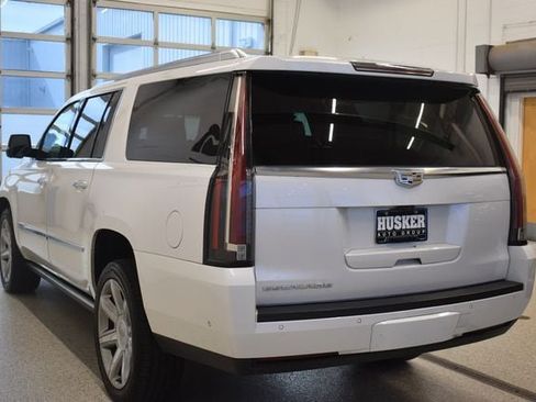 Used 2017 Cadillac Escalade ESV Premium Luxury AWD/4WD image 10