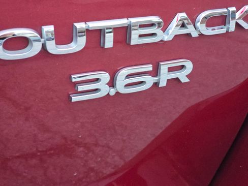 Used 2016 Subaru Outback 3.6R Limited image 8