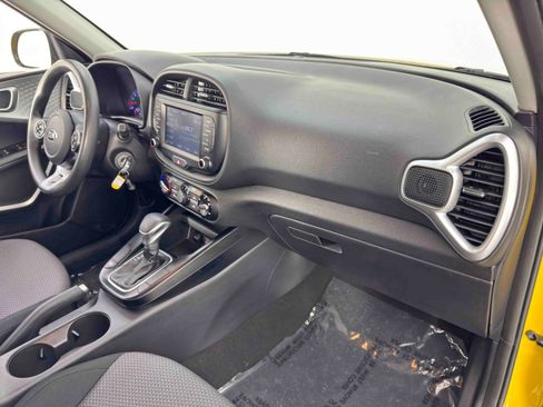 Used 2020 Kia Soul LX image 14