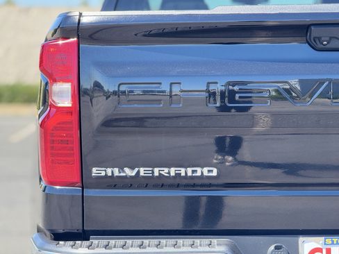 Used 2023 Chevrolet Silverado 1500 LT w/ Protection Package AWD/4WD image 7