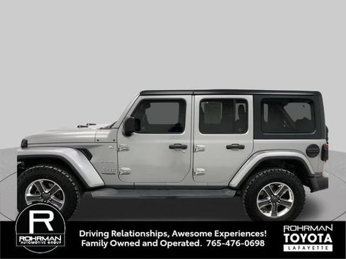 Used 2019 Jeep Wrangler Unlimited Sahara w/ LED Lighting Group AWD/4WD image 3
