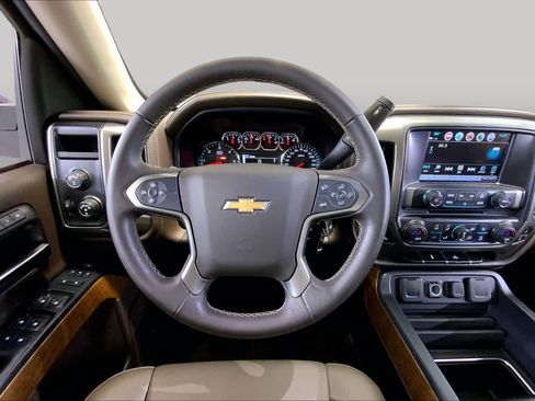 Used 2018 Chevrolet Silverado 1500 LTZ AWD/4WD image 5