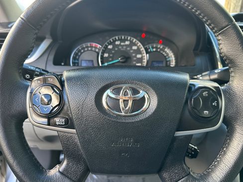Used 2013 Toyota Camry XLE image 23