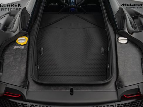 Used 2023 McLaren GT image 17