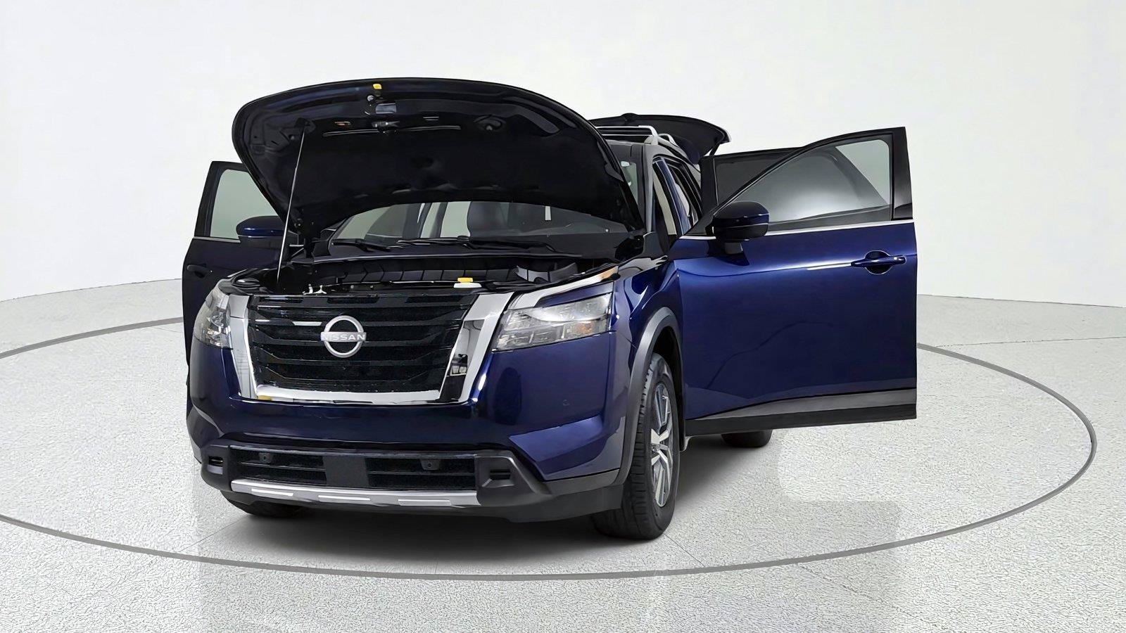 Used 2025 Nissan Pathfinder SL AWD/4WD image 10
