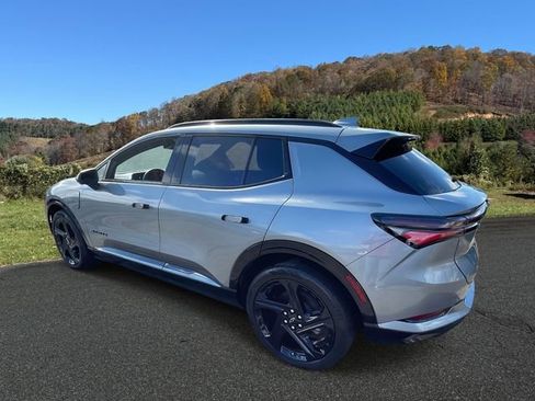 Used 2024 Chevrolet Equinox EV RS image 5