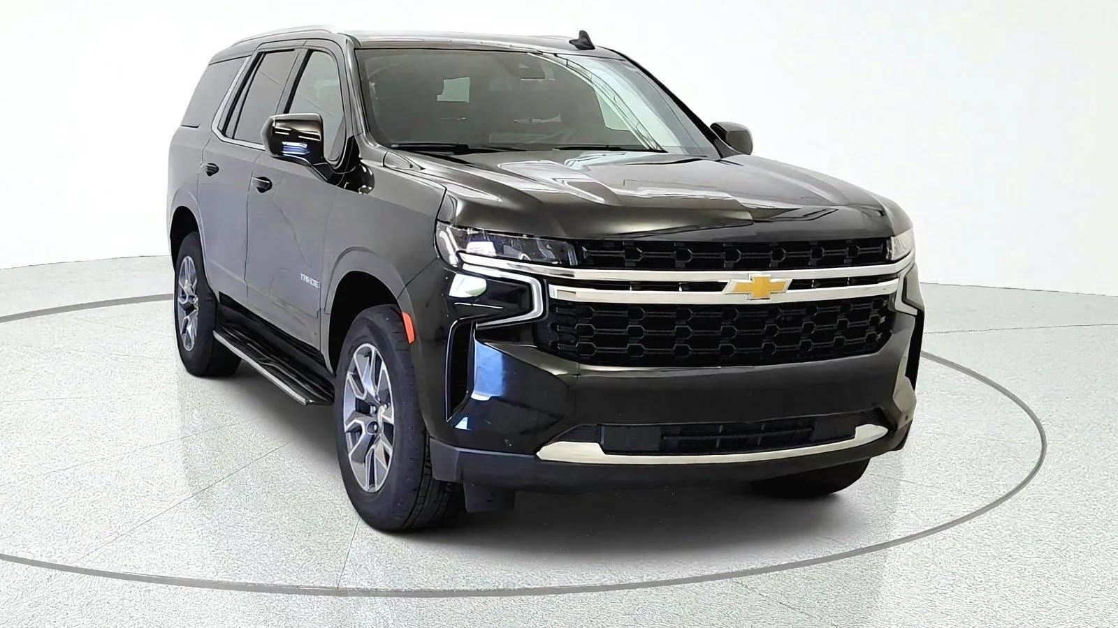 Used 2024 Chevrolet Tahoe LS w/ Driver Alert Package AWD/4WD image 2