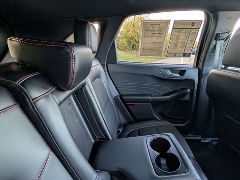 Used 2024 Ford Escape ST-Line w/ Tech Pack #1 image 33