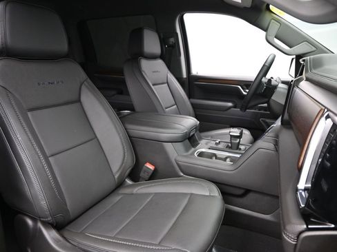 Used 2025 GMC Sierra 1500 Denali image 9