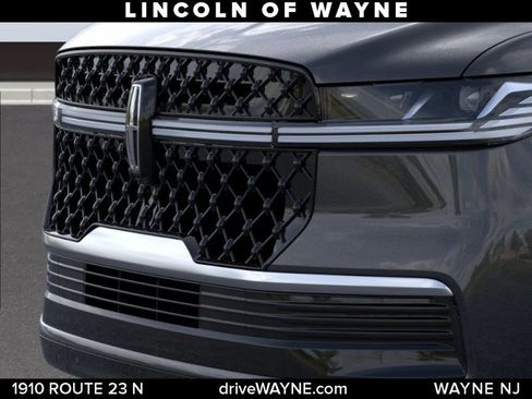 New 2025 Lincoln Navigator Reserve w/ Jet Appearance Package AWD/4WD image 17